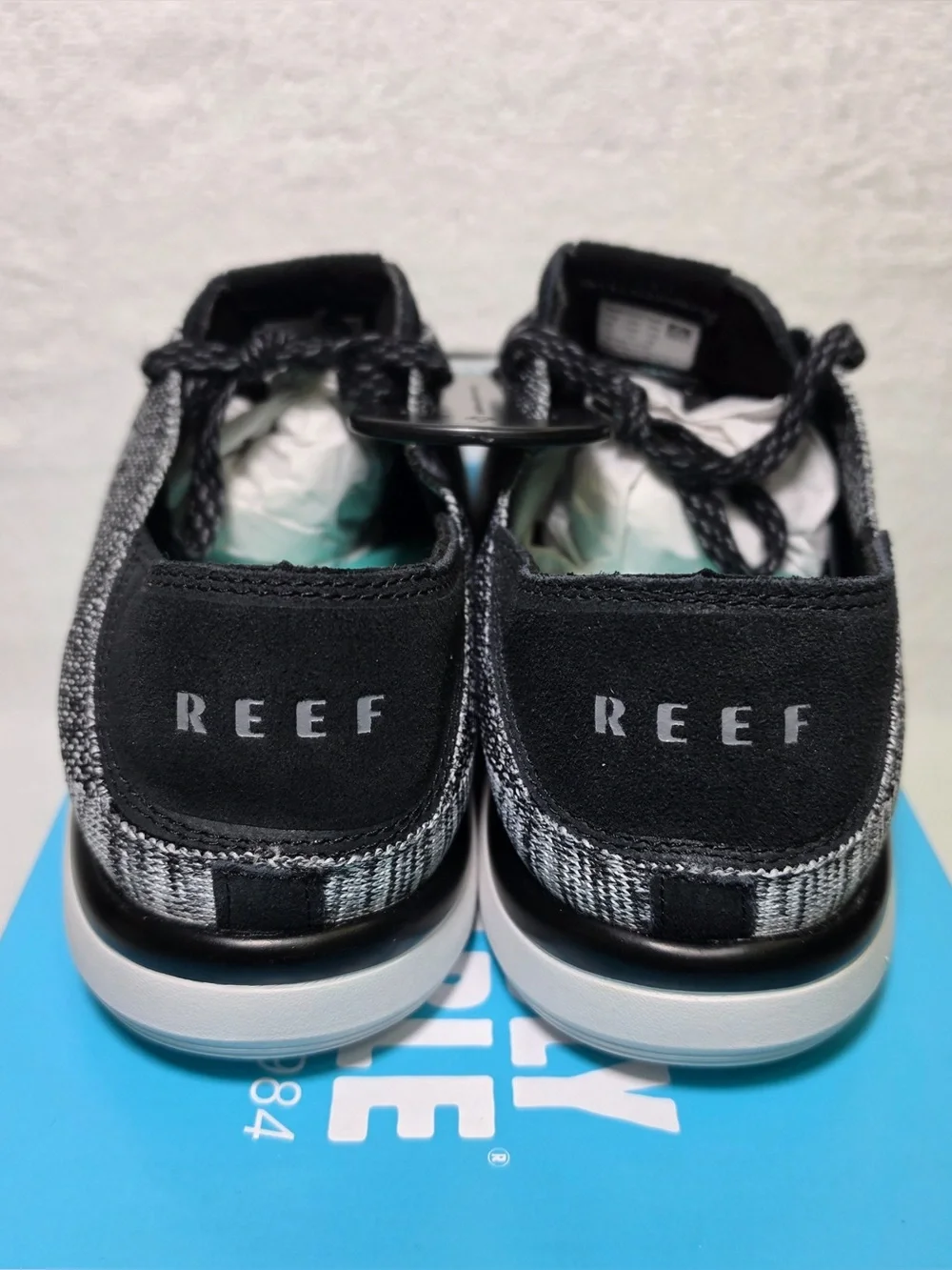 REEF Swellsole Neptune Men's Size 11 Gray Black Knit Lace-Up Sneakers New Box